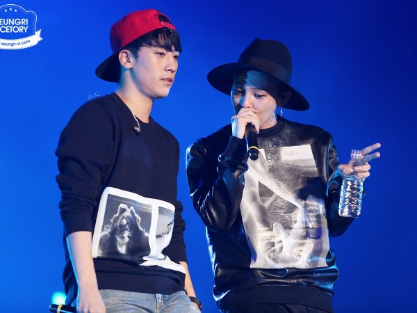 Sung sướng làm người mẫu cho G-Dragon vẽ tranh, Seungri ngậm ngùi nhận về tác phẩm vô cùng khó hiểu
