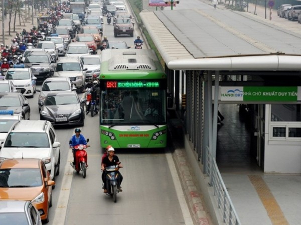 Hà Nội bất ngờ đề xuất cho xe đi vào làn BRT