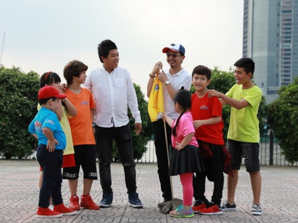 Diễn viên Hứa Minh Đạt, Thanh Tân hạnh phúc khi có thêm 3 đứa con "từ trên trời rơi xuống"