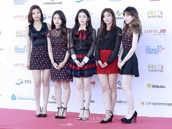 Không phải gấu bông hay đồ trang trí, các cô gái Red Velvet quan tâm đến những thứ khác cơ