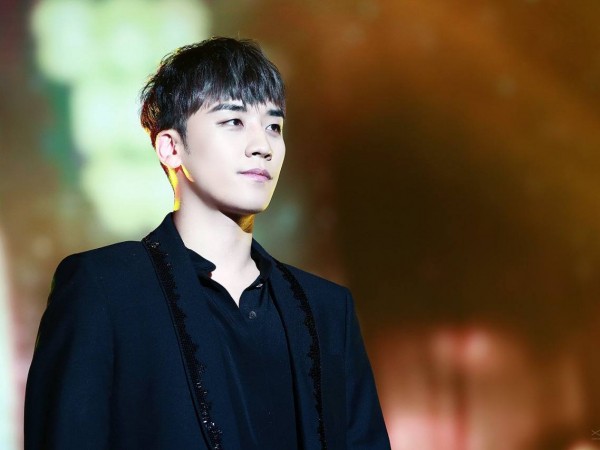 Chỉ từ một tin nhắn của Seungri (BIG BANG), show giải trí “I Live Alone” bị lộ việc dàn dựng 
