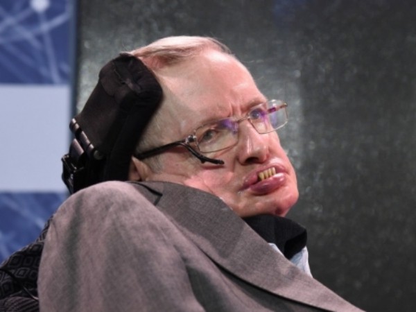 Ông hoàng vật lý thế giới Stephen Hawking qua đời ở tuổi 76