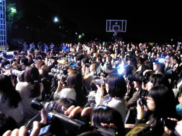 Bạn có biết điểm khác biệt lớn nhất giữa fansite Hàn Quốc, Nhật Bản và Trung Quốc không?