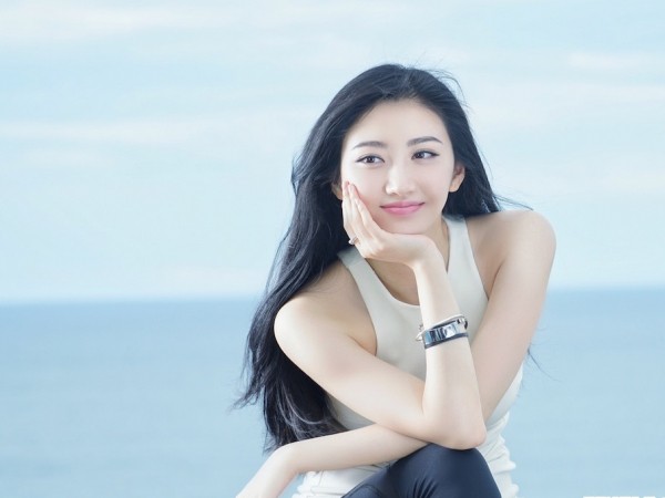 Chẳng chờ bị khui, “mỹ nữ Bắc Kinh” Cảnh Điềm tự khoe chuyện hẹn hò