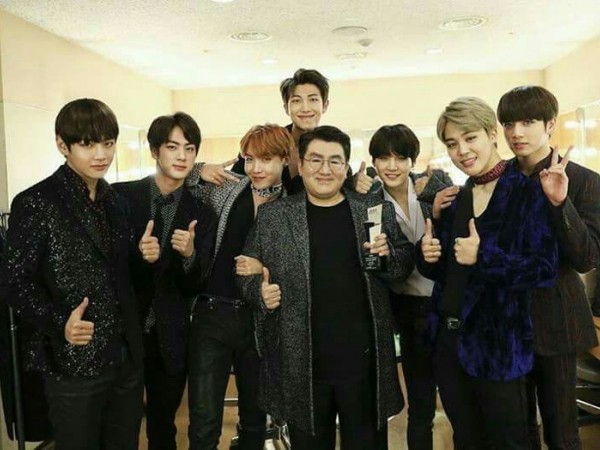 "Bố" Bang của BTS được dự đoán có thể trở thành người giàu nhất ngành giải trí Hàn 