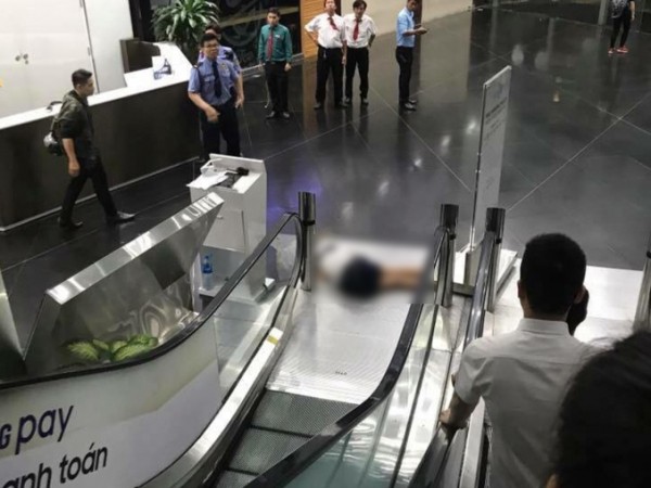 Sài Gòn: Nữ sinh cấp 2 rơi từ tầng 3 tòa nhà Bitexco xuống đất tử vong