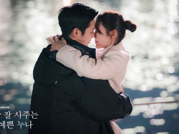 Son Ye Jin công khai xin lỗi So Ji Sub để đến với trai trẻ Jung Hae In