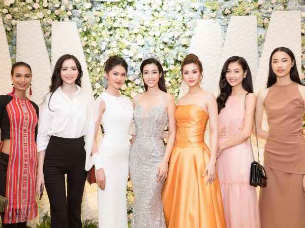 Hoa hậu Đỗ Mỹ Linh cùng dàn người đẹp xuất hiện rạng ngời tại Dạ tiệc từ thiện 