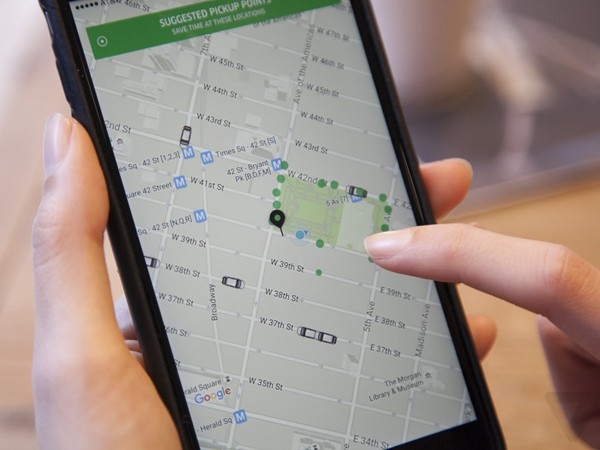 Anh tài xế Uber được cộng đồng Twitter “săn tìm” vì lời nhắn gửi khách
