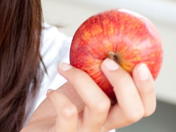 Bị phạt nặng khi giữ lại quả táo miễn phí trên máy bay, bạn hãy chú ý nhé!