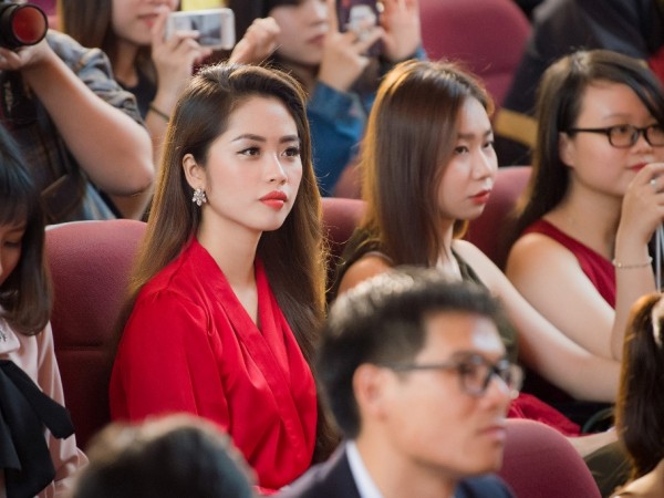 Xuất hiện các hot girl trong tour tuyển sinh Hoa hậu Việt Nam 2018