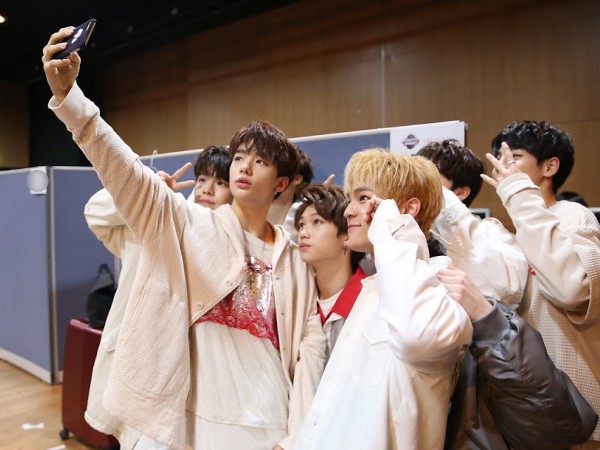 Không ít lần, các idol bị dìm hàng phũ phàng chỉ vì chiều cao có hạn