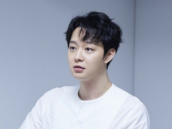 Sau nhiều tin đồn hợp - tan, Park Yoochun (JYJ) và Hwang Hana xác nhận chia tay