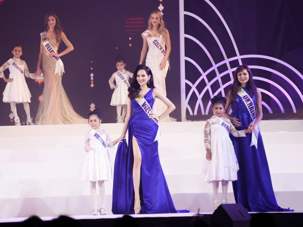 Đại diện Việt Nam Diệu Linh đạt danh hiệu "Nữ hoàng du lịch toàn cầu 2018"
