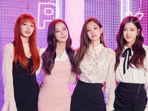 Khi BLACKPINK bỏ lớp trang điểm, fan còn nhận ra các cô gái nữa không?