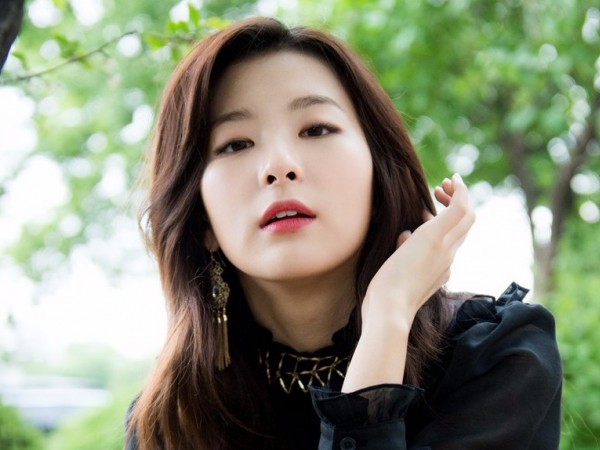Bên cạnh Red Velvet, Seulgi đã có thêm chị gái siêu quan tâm chu đáo