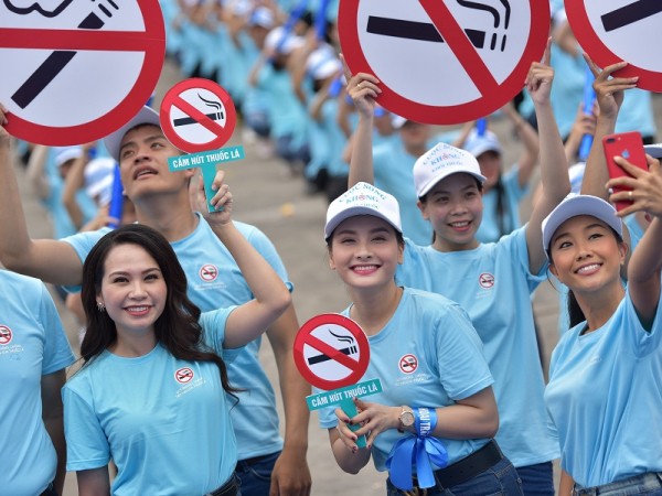 Đoan Trang, Trọng Hiếu, Bảo Thanh hưởng ứng ngày Thế giới không thuốc lá