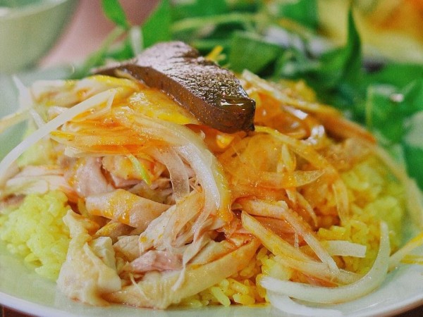 Trưa nay "măm" gì: Dạo quanh một vòng quán ăn của các "bà" nổi tiếng tại Hà Nội