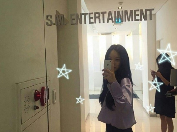 Fan nhấp nhổm không yên khi Hyomin (T-ara) khoe ảnh chụp tại công ty SM Ent
