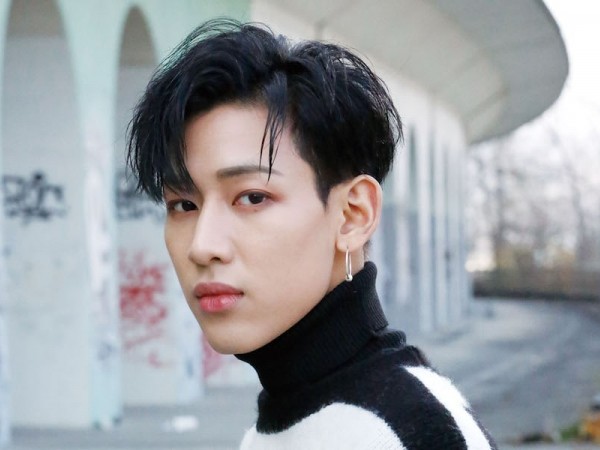 Tạo dáng Wakanda theo "Black Panther", BamBam (GOT7) bất ngờ bị ném đá