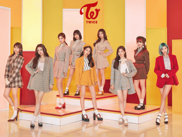 Fan thích thú nghe TWICE trổ tài hát tiếng Anh trong MV "I Want You Back" 