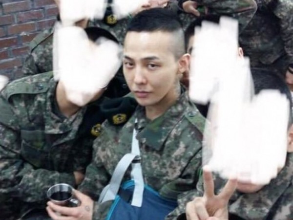 Đại diện quân đội và công ty YG phản hồi về việc G-Dragon nhận ưu đãi đặc biệt 