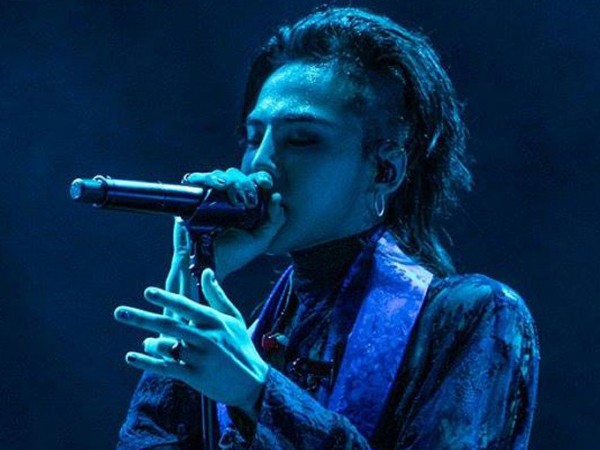 G-Dragon bị ép rời khỏi bệnh viện quân đội dù vẫn đang cần chữa trị đầu gối