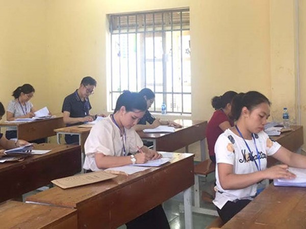 Chấm thi THPT Quốc gia 2018: Xuất hiện cả điểm liệt và điểm 9 môn Văn
