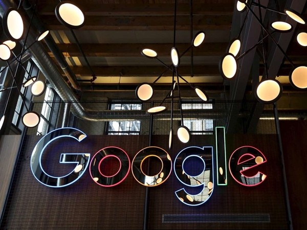Người giành giải trong cuộc thi vẽ logo của Google năm nay là em nhỏ… lớp 1!