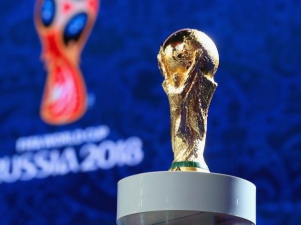 Cúp vàng World Cup đã ở sân Luzhniki chờ tân vương, Pháp hay Croatia sẽ được khắc tên trên cúp?