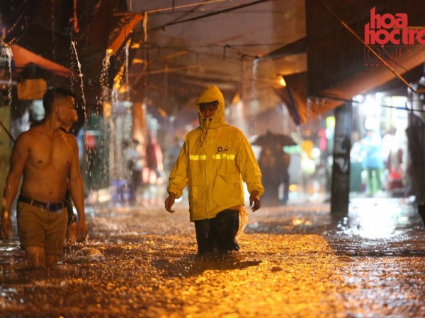 Cập nhật bão Sơn Tinh: Teen Bắc Bộ và Bắc Trung Bộ cẩn thận mưa lớn, lũ quét vào chiều tối!