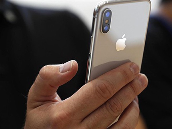 Virus khiến dây chuyền sản xuất ngưng trệ, iPhone X liệu có bị trì hoãn?