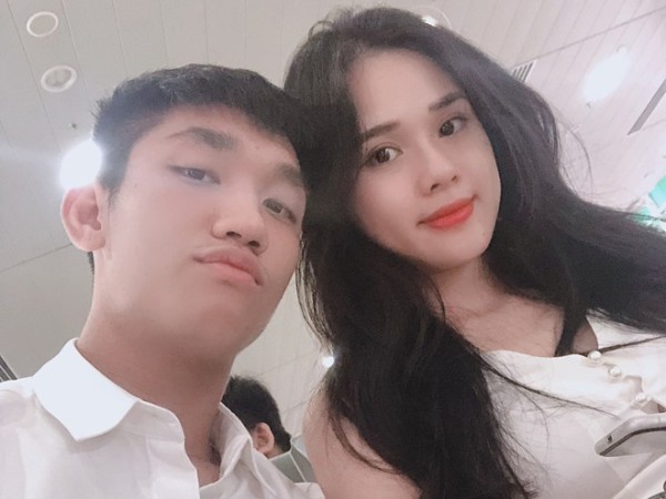 "Hot boy" Trọng Đại U23 Việt Nam khoe ảnh chụp cùng bạn gái tin đồn xinh đẹp