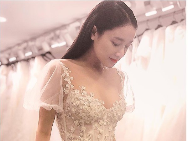 Trước giờ "G" lễ đính hôn, Nhã Phương xuất hiện lộng lẫy như nàng công chúa