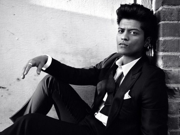 Đã lâu không gặp, Bruno Mars khiến công chúng ngỡ ngàng với ngoại hình mới