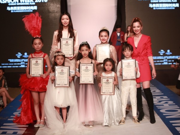 Dàn mẫu nhí Việt ghi điểm vì sự đáng yêu trên sàn diễn Malaysia Fashion Week 