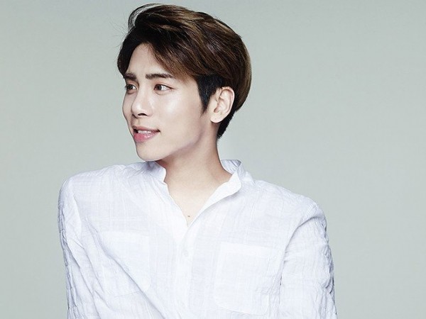 Cảm động rớt nước mắt khi biết hành động ấm áp này của gia đình Jonghyun