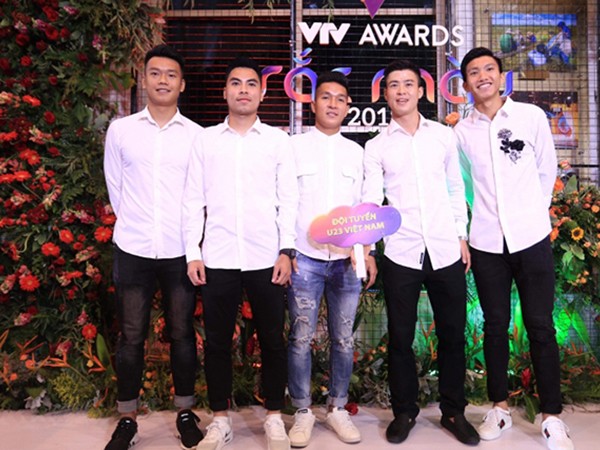 Các "soái ca" U23 Việt Nam xuất hiện rạng rỡ, xuất sắc tại lễ trao giải VTV Awards 2018