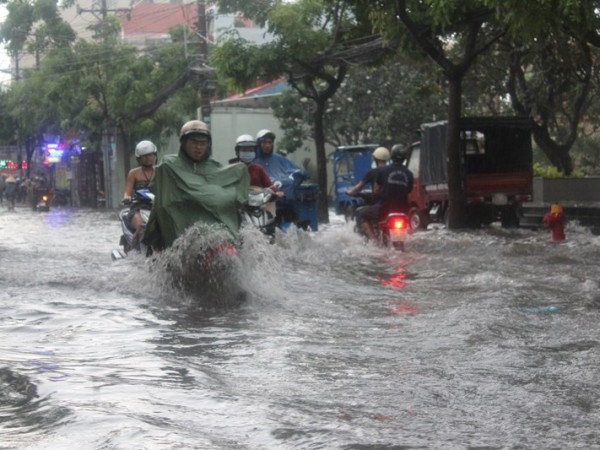 KHẨN CẤP: Biển Đông đón cơn bão số 5, Bắc Bộ mưa lớn