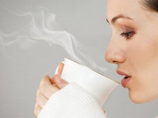 Lợi ích sức khỏe của việc uống nước nóng hàng ngày