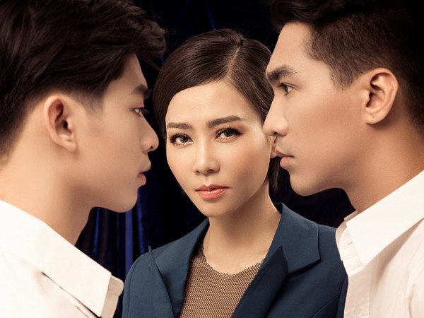 Thu Minh khoe poster MV nhưng điều quan tâm của khán giả lại là quan hệ giữa hai chàng trai 