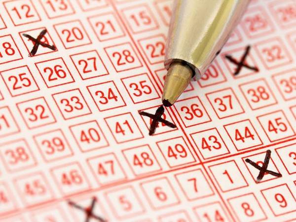 Chuyện lạ thế giới: Đánh xổ số theo giấc mơ, trúng ngay thành triệu phú