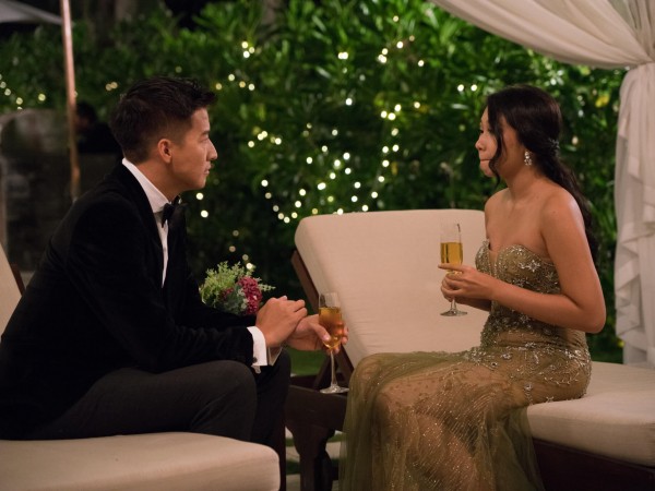 “The Bachelor” phiên bản Việt “gây sốc” khi một thí sinh công khai tình cảm với thí sinh khác
