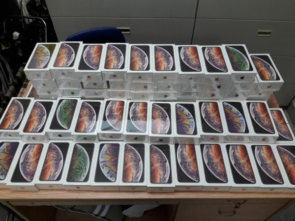 Hải quan Tân Sơn Nhất bắt giữ lô hàng hơn 250 chiếc iPhone nhập lậu trị giá gần 7 tỷ đồng
