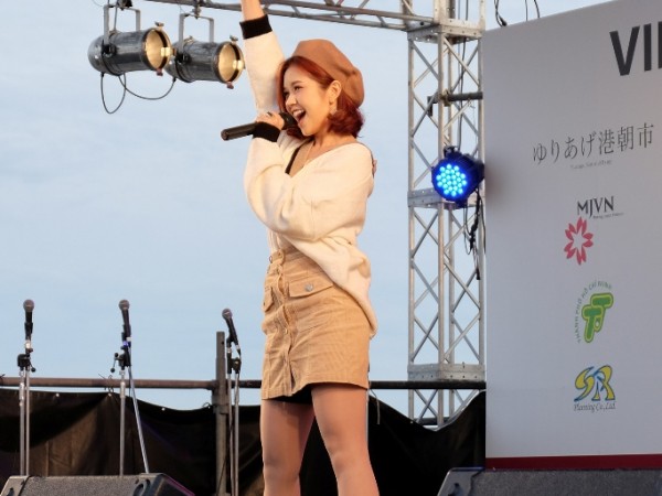 Suni Hạ Linh được khen ngợi khi hát tiếng Nhật ngay tại "xứ sở hoa Anh Đào"