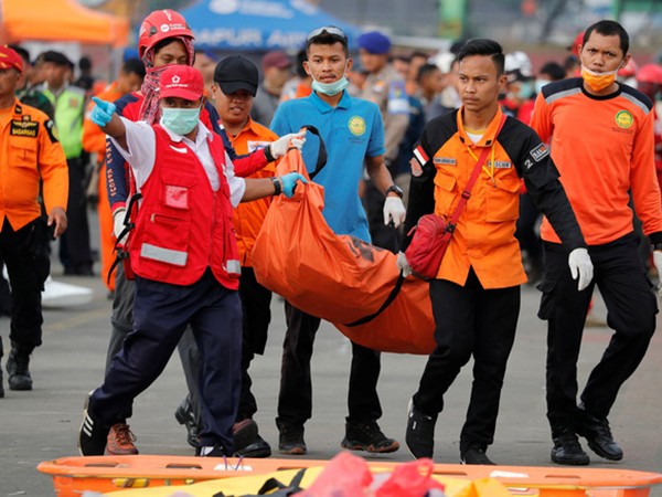 Nỗi ám ảnh của đội cứu hộ sau thảm kịch rơi máy bay ở Indonesia