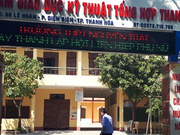 Đình chỉ một năm học sinh nói xấu thầy cô trên Facebook là quá nặng