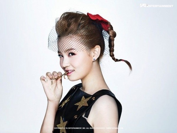 Chúc mừng 6 năm debut của nữ idol này nhưng YG Ent nhất định không cho cô comeback