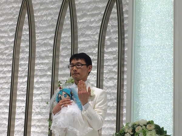 Nhật Bản: Người đàn ông 35 tuổi kết hôn với... búp bê