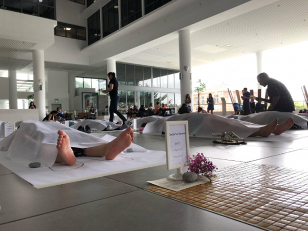"Chết thử" - trải nghiệm kì lạ của nhiều sinh viên ở Singapore